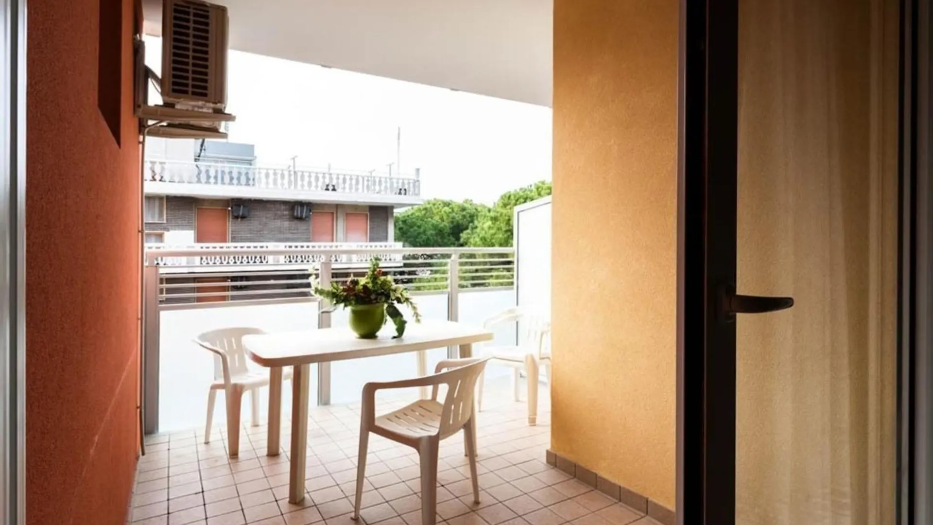 Comfortable Apartment In Bibione Spiaggia Itália
